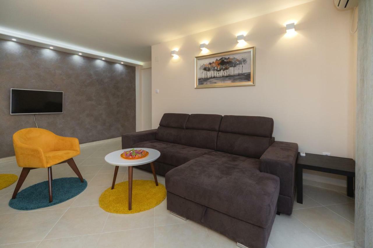 Apartmani Tref Petrovac Exterior foto